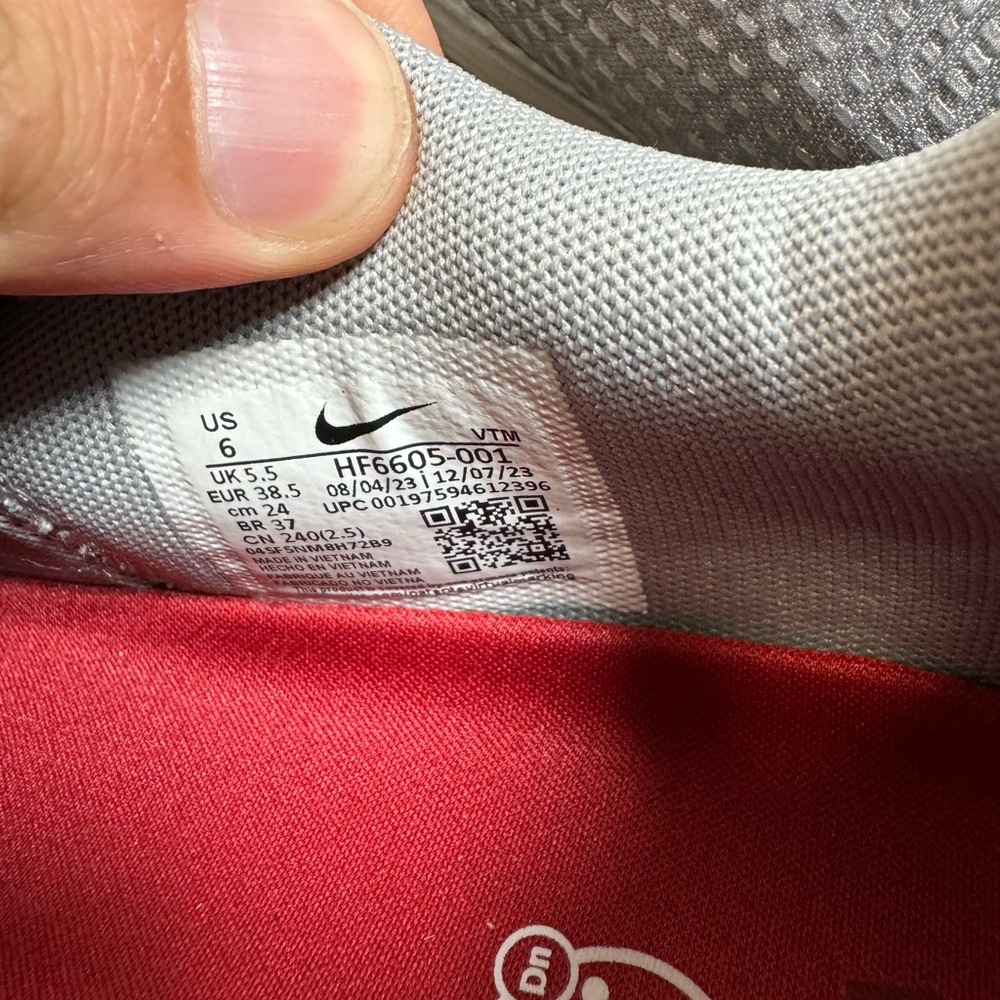 Supreme x Nike Air Max DN Silver Bullet Friends & Family -‎ Size 6 HF6605 001 - Picture 9 of 9